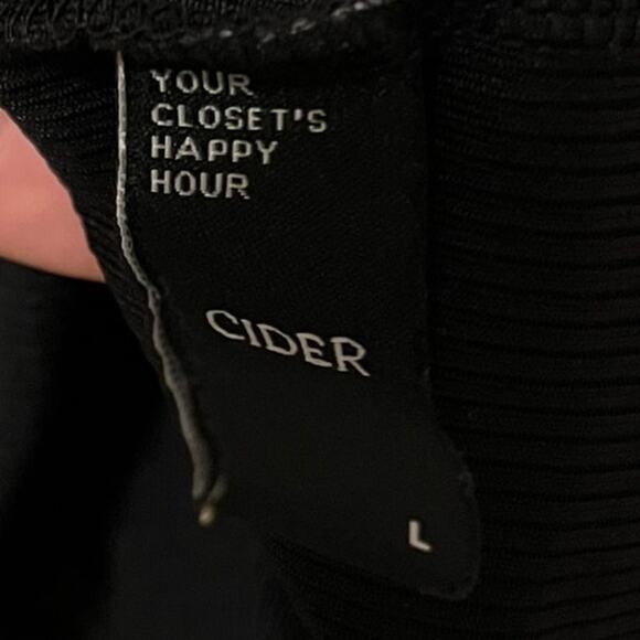 Cider Black Solid Asymmetrical Sleeveless Crop Top Ribbed Tank Top Size Large - Picture 5 of 8